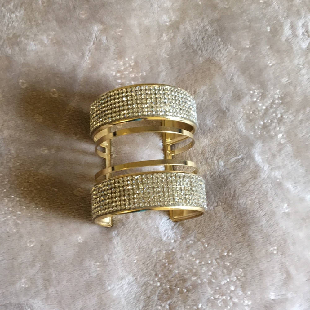 Accessories - Picture 2 of 7